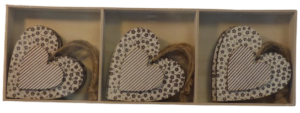 Set 9 wooden Hearts in Box (P/SG12)